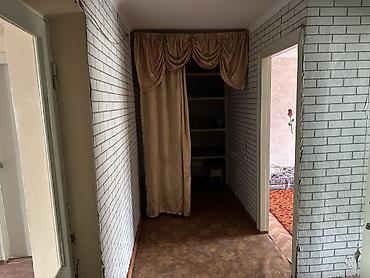 Продажа квартир: 3 комнаты, 104 м², 1 этаж — 8