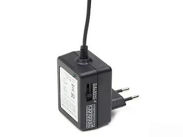 duplim: Univerzalni AC/DC adapter 24 W sa zamenjivim nastavcima - Snaga: 24 W — 3