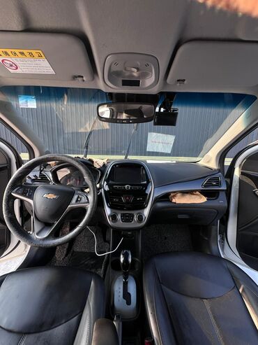 Chevrolet: Chevrolet Spark: 2015 г., 1 л, Автомат, Бензин, Хэтчбэк — 4