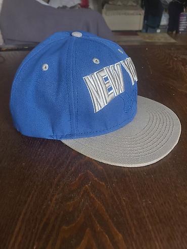 kepka: “NEW YORK” yazılı snapback papaq

həm oğlan həm də qız üçün kepka — 1