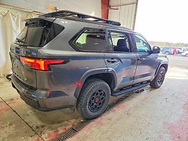 секвойя: Toyota Sequoia: 2023 г., Гибрид, Внедорожник — 9