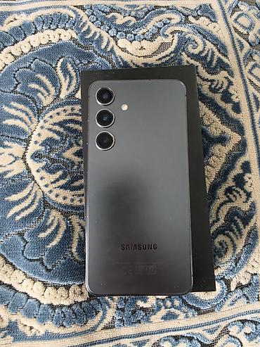 galaxy z fold 2: Samsung Galaxy S24 (SM‑S921B/DS), цвет графитовый - Экран: 6.2" — 1