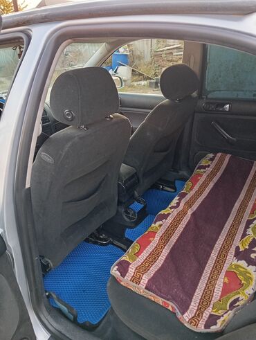 цена домкрата для легкового автомобиля: Volkswagen Jetta: 2002 г., Механика