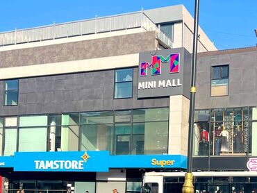 Mağazalar: Mini Mall - da icarəyə boş yerlər mövcuddur. Sahə kv.m ölçüləri