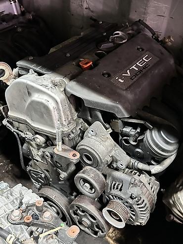 Двигатель Honda i-VTEC DOHC (рядная «четвёрка»). Особенности: -