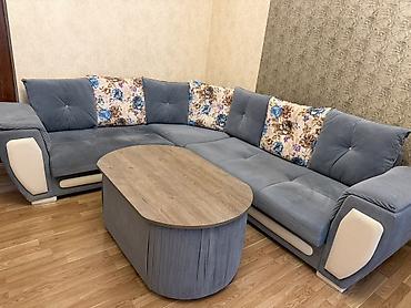 ev qaplari: Böyük ölçülü L formalı yumşaq künc divan və uyğun mərkəz masa - Rəng — 1