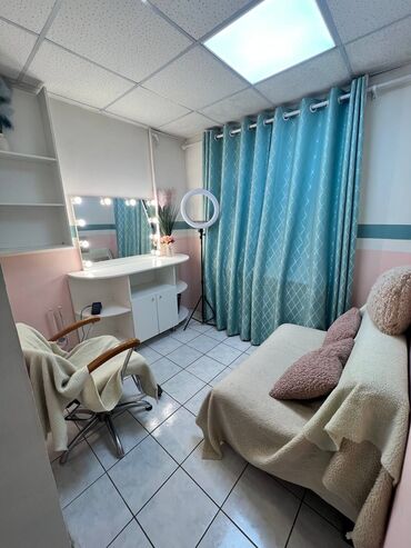 продаю квартиру в аалам сити: Сдаю Кабинет в салоне, 7 м², Для бровиста, Для визажиста, Для лешмейкера