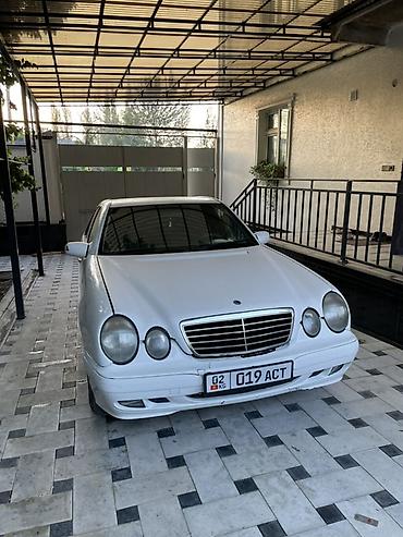 Mercedes-Benz: Mercedes-Benz E-Class: 2000 г., Седан — 4