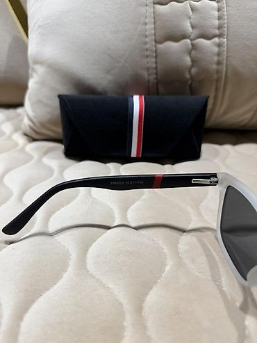 Eynəklər: Gün eynəyi, Tommy Hilfiger, İşlənmiş — 3