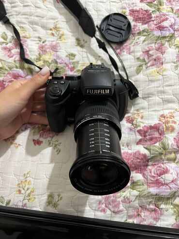 профессиональный фотоаппарат никон: Продаю качественный фотоаппарат Fujifilm ! 
Состояние идеальное