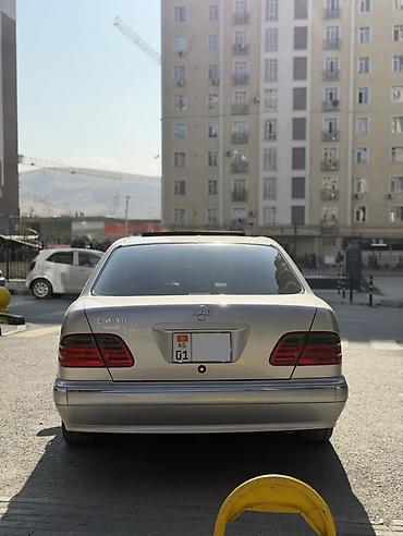 211 е500: Mercedes-Benz E-Class: 2000 г., 4.3 л, Автомат, Бензин, Седан — 5