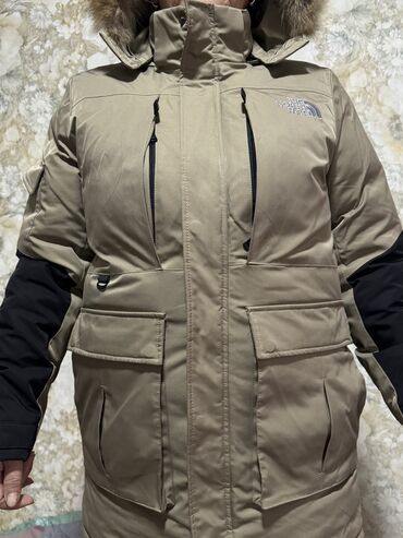 Куртки: Мужская куртка, One size, The North Face, Б/у, цвет - Бежевый, Самовывоз