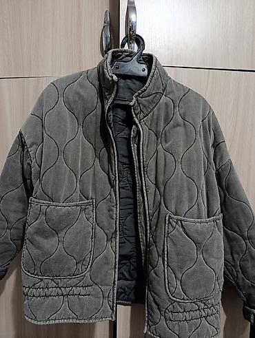 Женская одежда: Стеганая куртка под Zara, серый цвет. - Прямой свободный крой — 3