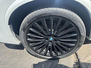 бмб х6: Резина от BMW X 5 состояние новые одно колесо шишкой переднее правое — 1