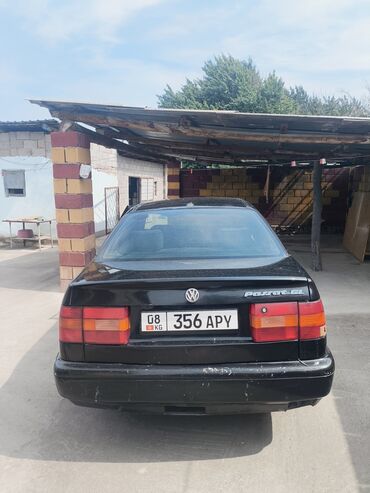 Volkswagen: Volkswagen Passat: 1995 г., 1.8 л, Механика, Бензин, Седан