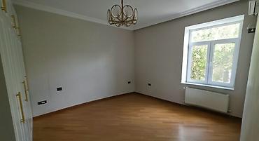 goranboyda ev satilir: Bakı, Montin, 5 otaqlı, Köhnə tikili, m. Nəriman Nərimanov, 175 kv. m — 5