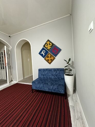 Посуточная аренда комнат: Уютный номер-студия с отдельным санузлом. Планировка и оснащение: - — 22