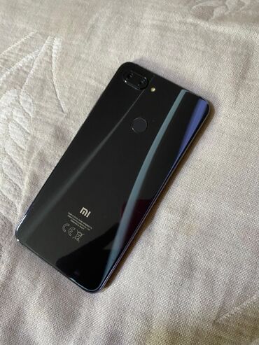 телефон масло: Xiaomi, Mi 8 Lite, Б/у, 64 ГБ, цвет - Черный, 2 SIM