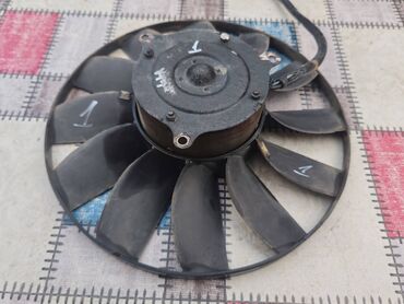 Auto delovi: Ventilator hladnjaka Lada 21214 Niva 1.7i br.1. Polovan, ispravai — 7