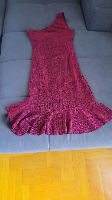 pantalone helanke: Elegantna bordo haljina na jedno rame - Fason: uska silueta do — 3