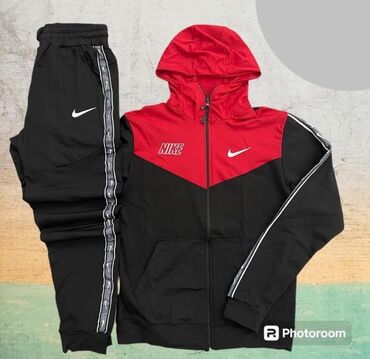 nike zimske muske jakne: Materijal mokra likra sa elastinom
Velicine M l xl xxl 
Cena 3900 din