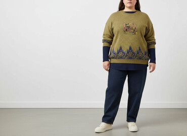 C&A, Women`s sweater, size 9XL