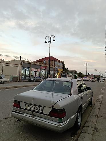 sari ford transit: Mercedes-Benz W124 sedan Salam Maşın xadavoyu yaxşı vəziyyətdədi özüm — 6
