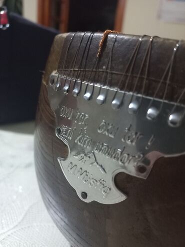 Tar: Tar – 9 simli, klassik Azərbaycan tarı - Korpus: ənənəvi iki gövdəli — 4