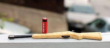 Upaljači i prateća oprema: Upaljač u obliku puške / karabina24,5 cm. Upaljač u obliku puške/ — 2