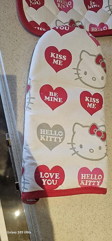 hello kitty oyuncaq: Məhsul: Hello Kitty temalı mətbəx dəsti Təsvir: - Dəst tərkibi — 2