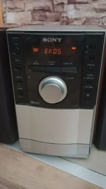Zvučnici i stereo sistemi: 1. Sony CMT-CPZ2 Micro HiFi System 80€ 2. **Sony CMT-EH10 Micro Hi-Fi — 10