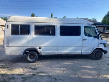 мало метражка: Mercedes-Benz Vario: 2 л, Механика, Дизель, Бус