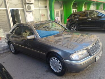 mersedes maşınlar: Mercedes-Benz 220: 2.2 l | 1993 il Sedan