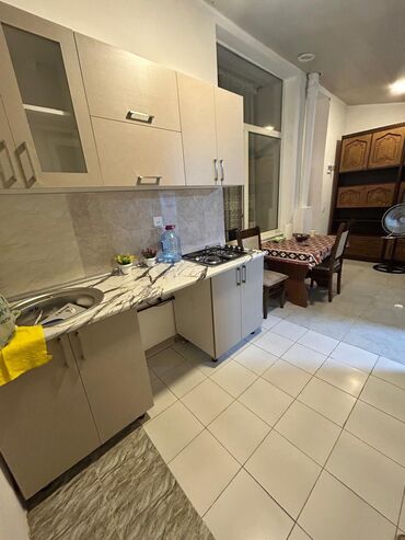 Köhnə tikili: Bakı, Montin, 2 otaqlı, Köhnə tikili, m. Nəriman Nərimanov, 50 kv. m — 8