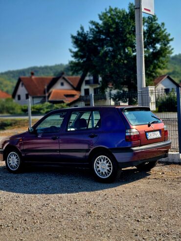 Volkswagen: Volkswagen Golf 3, hečbek sa 5 vrata. Na autu odradjena komplet — 20