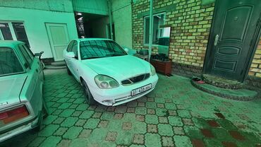 Daewoo: Daewoo Nubira: 1999 г., 1.5 л, Механика, Бензин, Седан