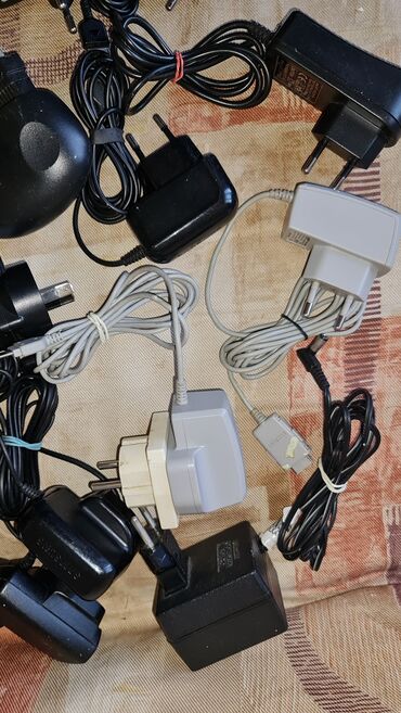 Punjači: Razni punkaci za stare telefone, sve iz kolekcije duplikati.cena za na lalafo.rs — 6 Punjači: Razni punkaci za stare telefone, sve iz kolekcije duplikati.cena za — 6