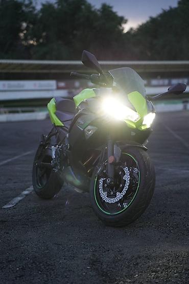 Спортбайк Kawasaki, 650 куб. см, Бензин, Взрослый, Б/у
