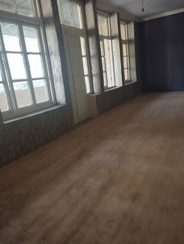 Həyət evləri və villaların satışı: Sabunçu qəs. 4 otaqlı, 3 kv. m — 4