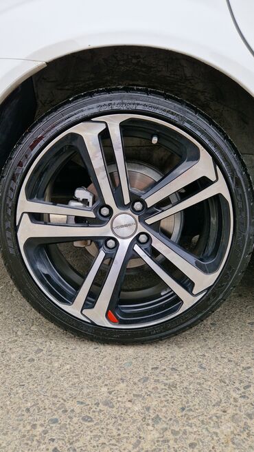 Kabrolar: Disk təkər Vossen 205 / 40 / R 17, 5 Boltlu