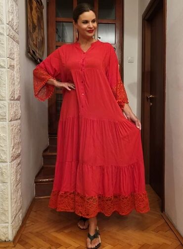 Haljine: Obim grudi 128cm
Duzina 135
Viskoza 100%
5100 din na lalafo.rs — 7 Haljine: Obim grudi 128cm
Duzina 135
Viskoza 100%
5100 din — 7