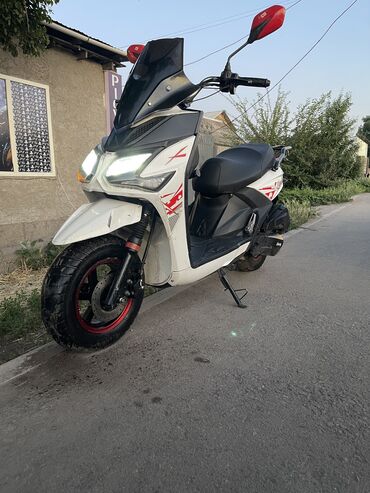 Скутеры: Макси скутер Yamaha, 150 куб. см, Бензин, Б/у