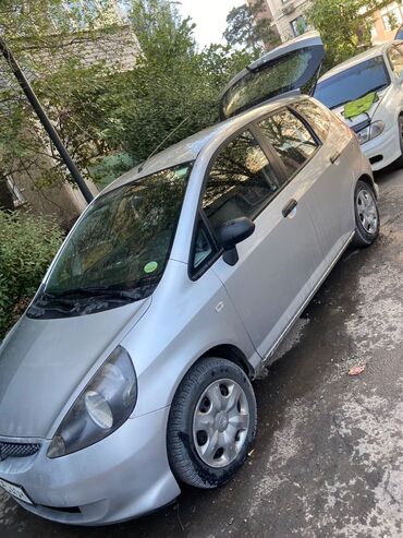 жугули сатам: Honda Jazz: 2005 г., 1.4 л, Механика, Бензин, Хетчбек
