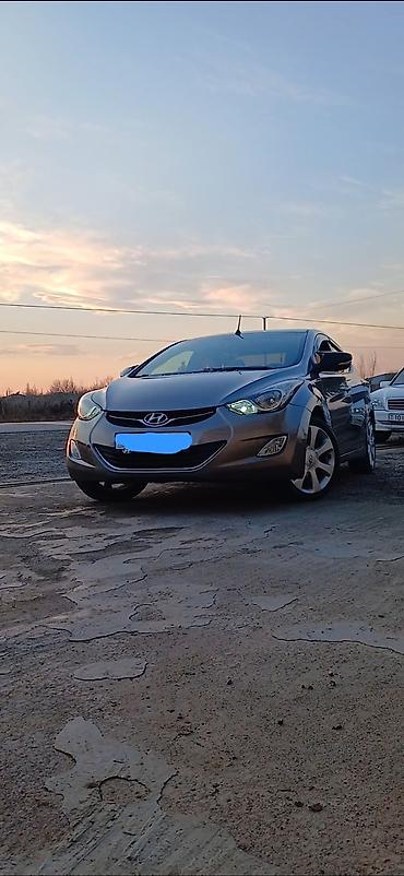 Hyundai: Hyundai Elantra: 1.8 l | 2011 il Sedan — 5