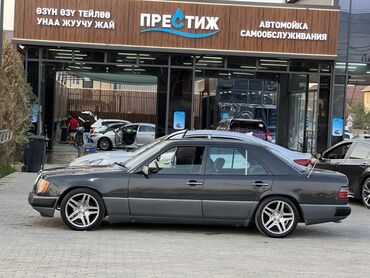 наборы ключей б у: Mercedes-Benz E-Class: 1993 г., 2.2 л, Механика, Бензин, Седан