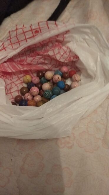 Muncuqlar: Qolbağlar təbii daşlardan. qiymət daşa və ölçüyə gorə. Muncuq dəsti – — 2