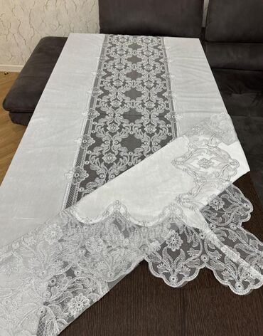 Пледы: Ağ Rəng Vilur Matriyal Süfrəmiz ölçüləri Var Sifariş üçün yazın