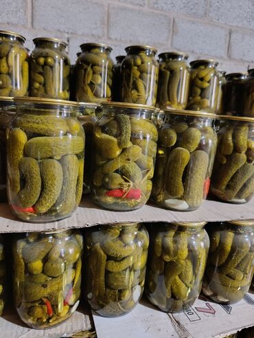 мел для животных: Ассорти из консервированных овощей, представленное маринованными