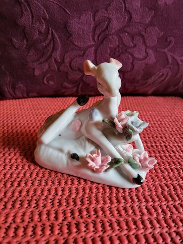 Ostali kućni dekor: Porcelanska vintaz,nova figura lane. Figura lane,nova,cvetovi bez — 3