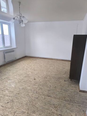 Долгосрочная аренда квартир: 65 м², 5 комнат, Парковка, Забор, огорожен